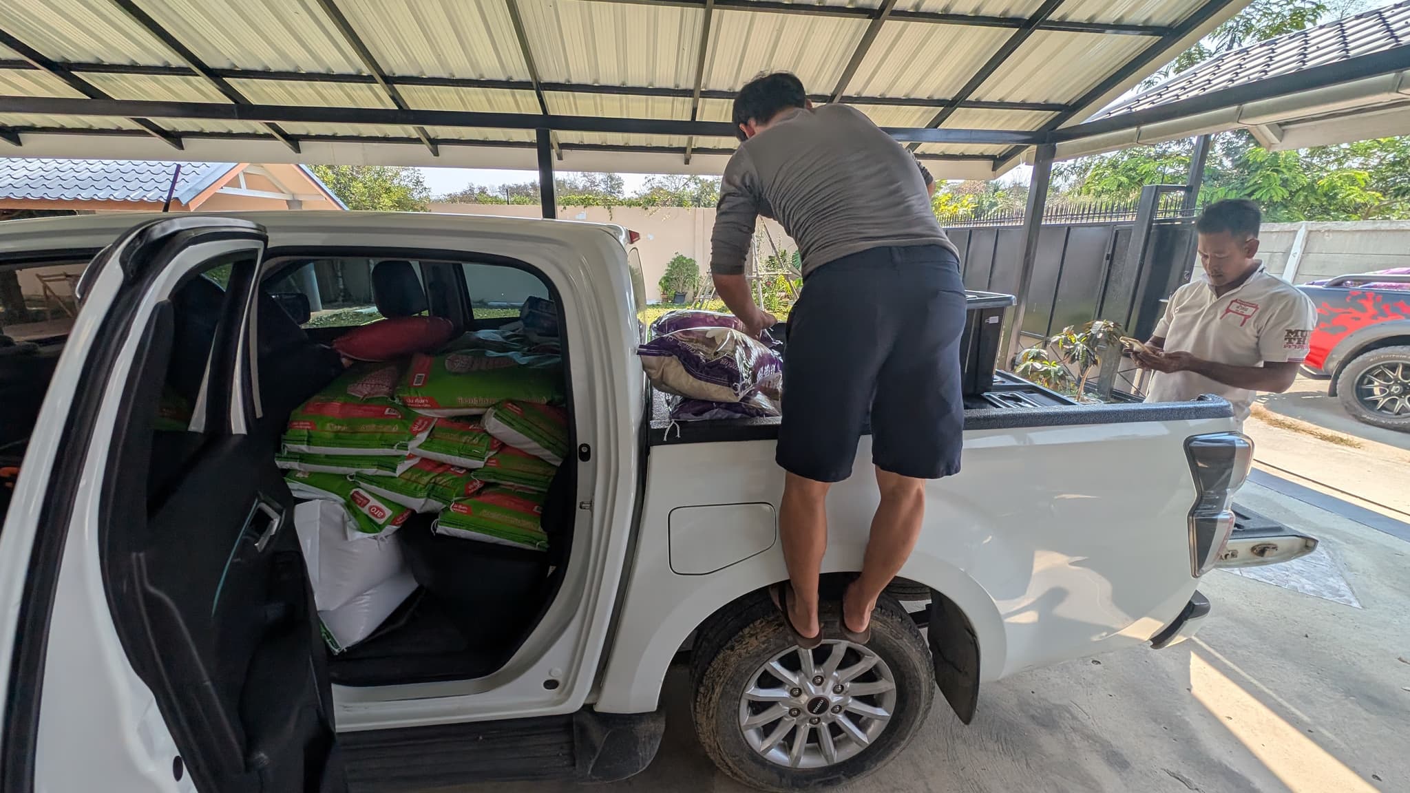White truck bed full